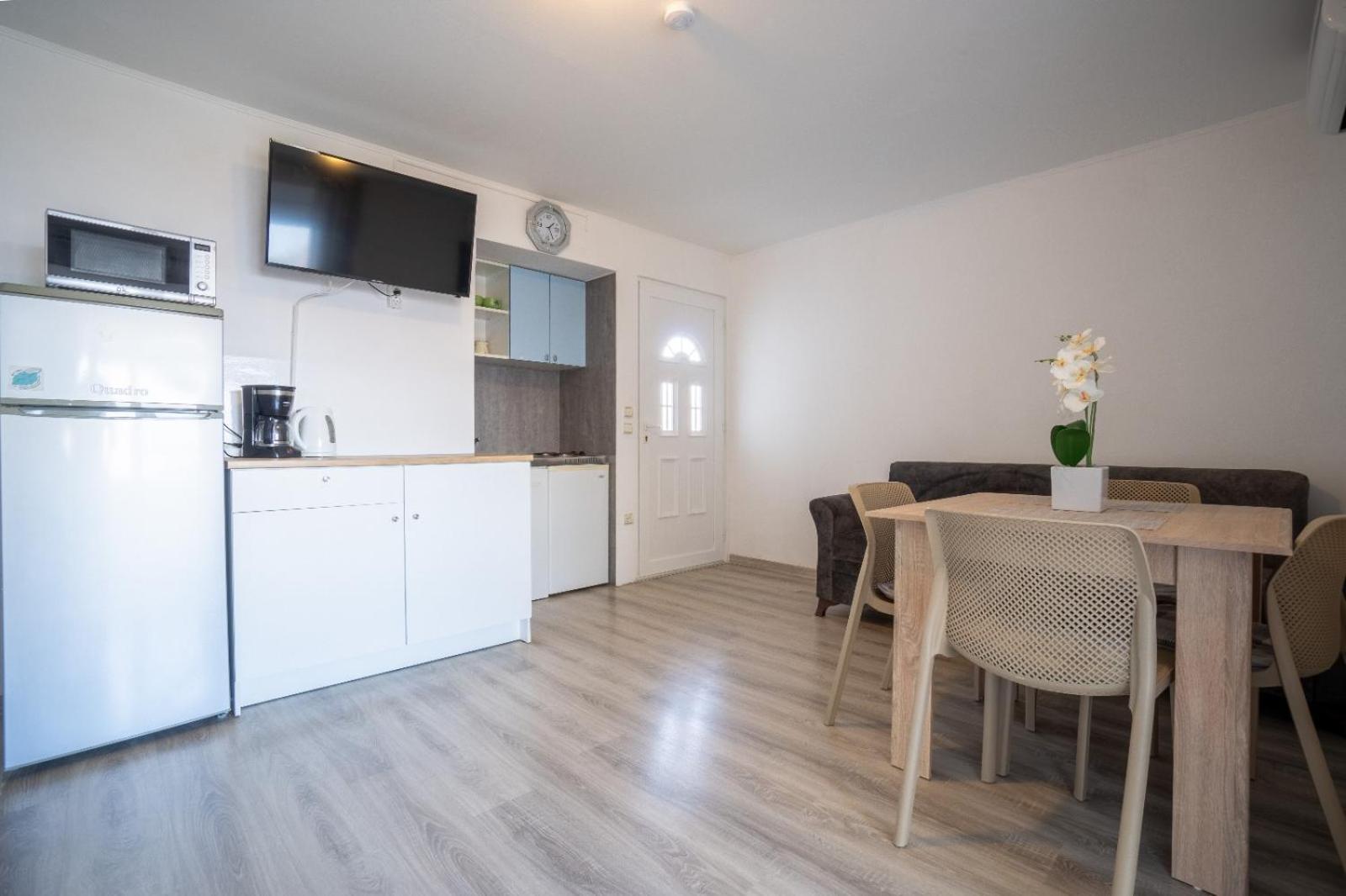 Apartments Pavic Вир Экстерьер фото